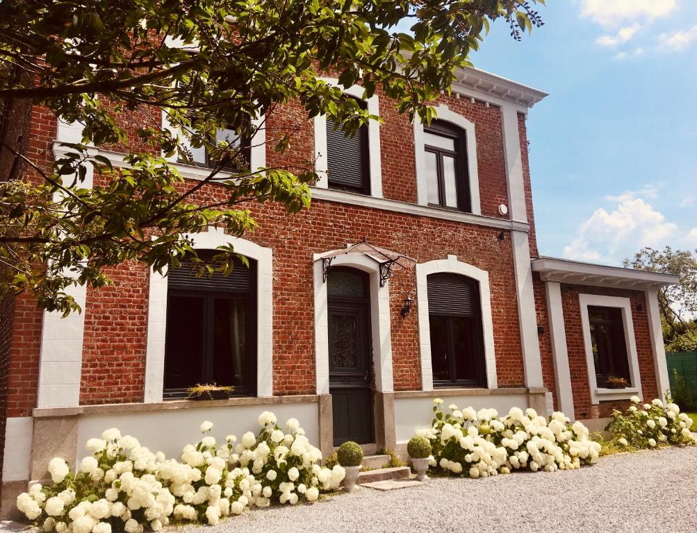 Maison d'hôtes La Villa des Roses - Suite & Spa 53 ter rue du vert pré 59390 Lys-lez Lannoy