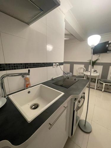 Lam's_home_1
