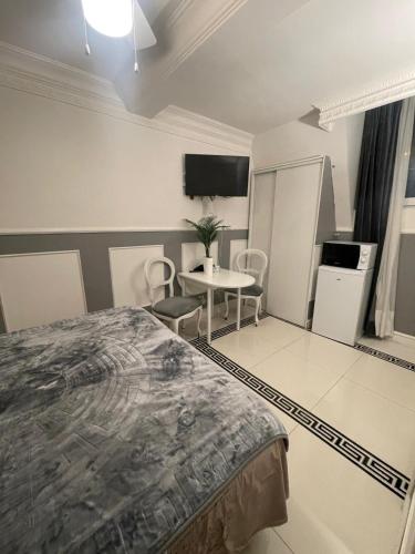 Lam's_home_1