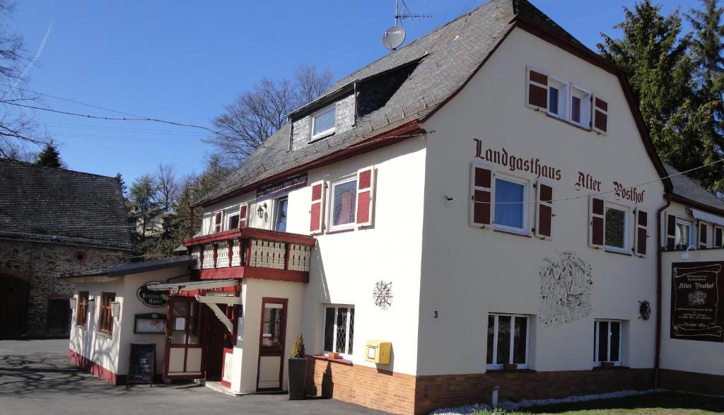 Landgasthaus Alter Posthof Hunsrückhöhenstraße 3, 56283 Halsenbach