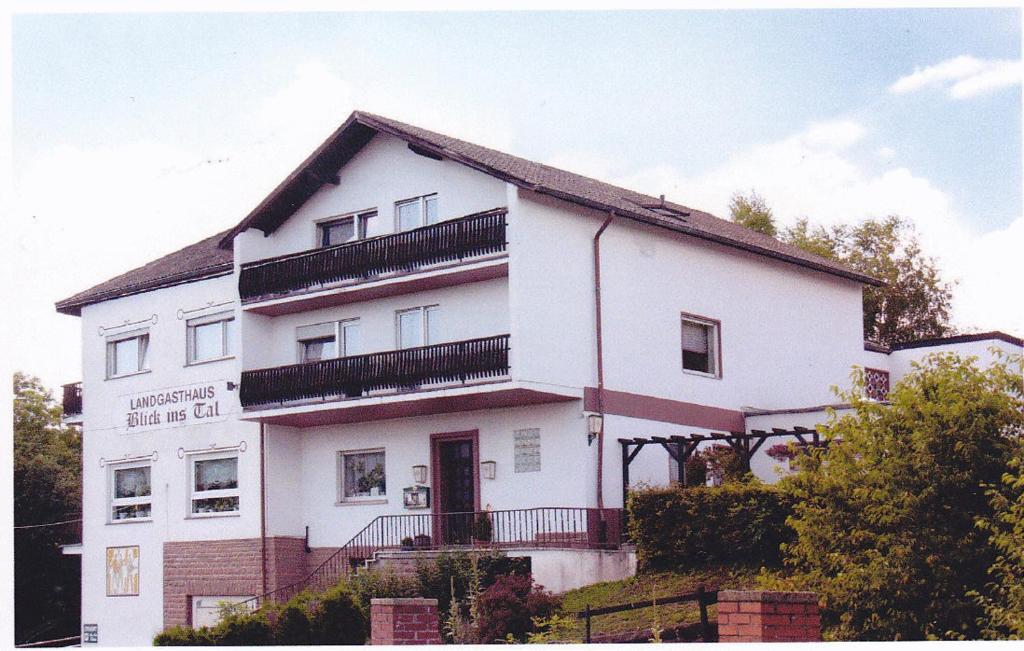 Landgasthaus Blick ins Tal Koosbüscher Str.2, 54636 Wißmannsdorf