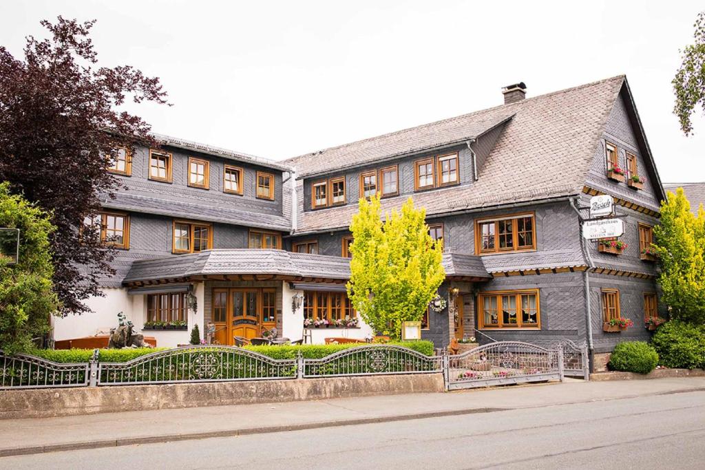 Landgasthaus Steffes Hof Weidenhäuser Str. 8, 57319 Bad Berleburg