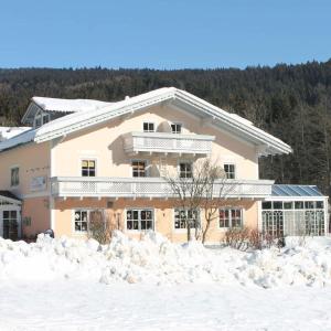 Maison d'hôtes Landgasthof Hotel Zum Hirschenstein, Pension Garni Rettenbach 1 94379 Sankt Englmar Bavière