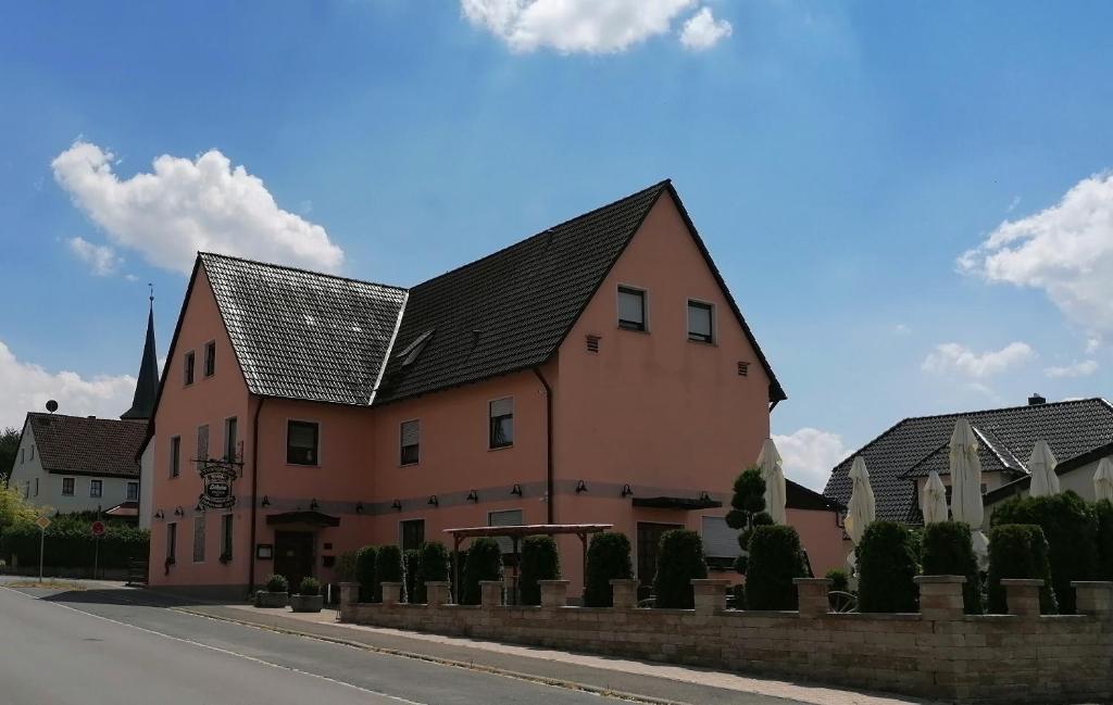 Maison d'hôtes Landgasthof Niebler Neuhauser Hauptstraße 30 91325 Adelsdorf