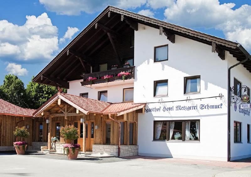 Landgasthof Schmuck Oberhamer Str. 3, 82054 Sauerlach