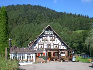 Maison d'hôtes Landgasthof Untere Mühle Untere Muhle 2 72275 Alpirsbach Bade-Wurtemberg