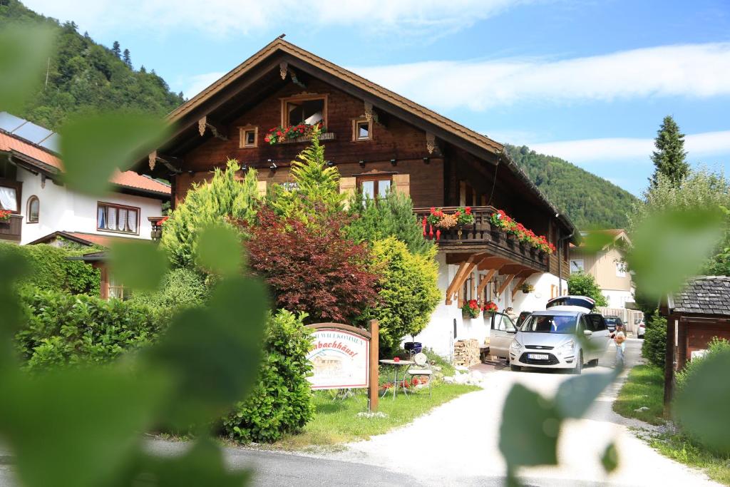 Landhaus Pension Traunbachhäusl Schwimmbadstraße 29, 83324 Ruhpolding