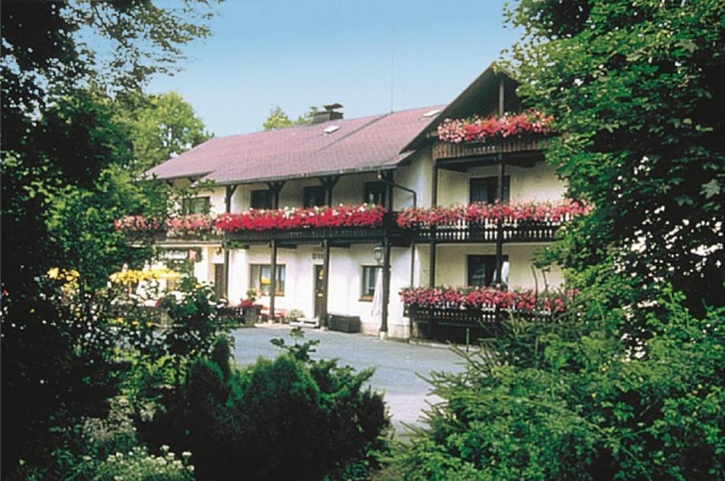 Maison d'hôtes Landhaus-Pension Zum Waffenschmied Kemnather Str. 17 95682 Brand