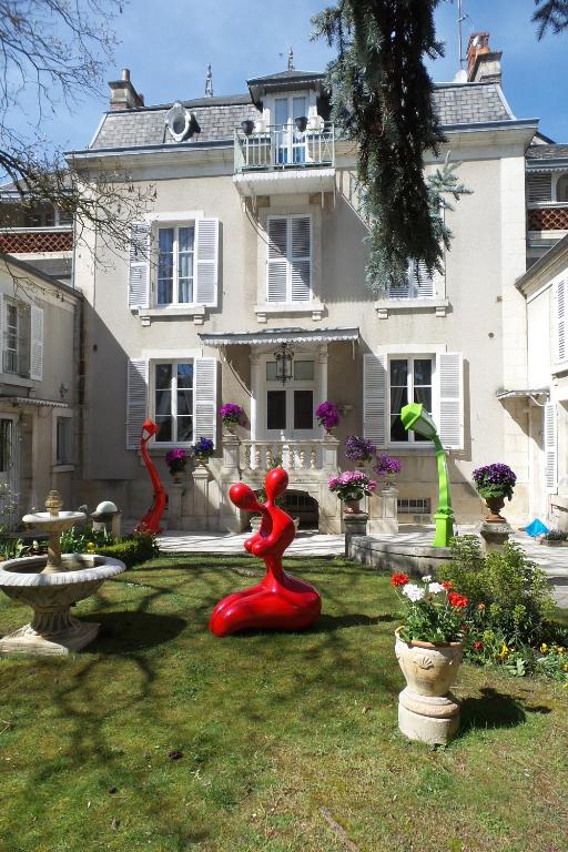 Maison d'hôtes Le Cedre Bleu 14 rue Voltaire 18000 Bourges