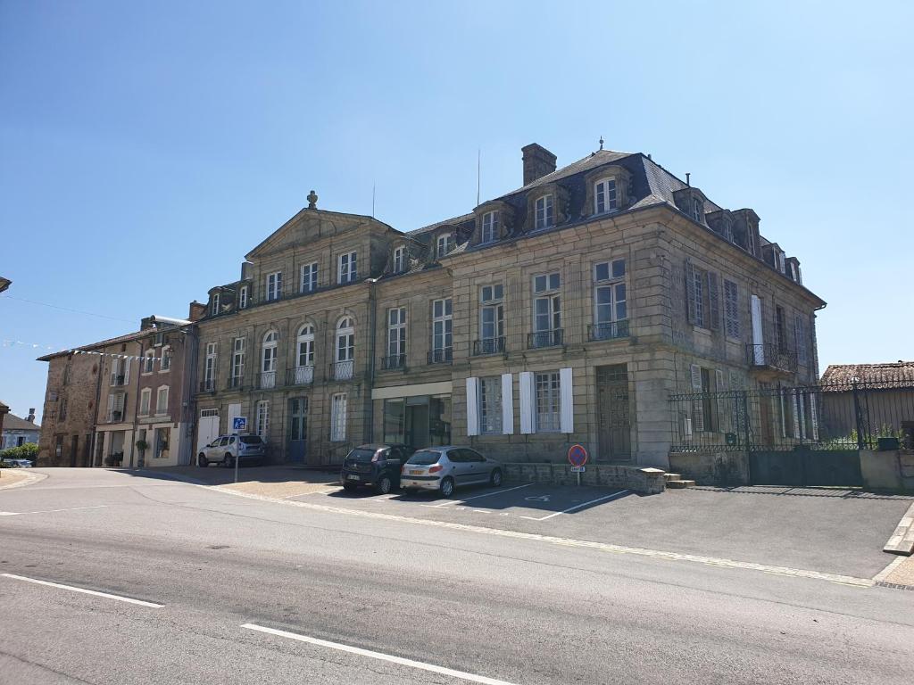 Maison d'hôtes Le Chateau 1 Place Xavier Mazurier 87290 Châteauponsac