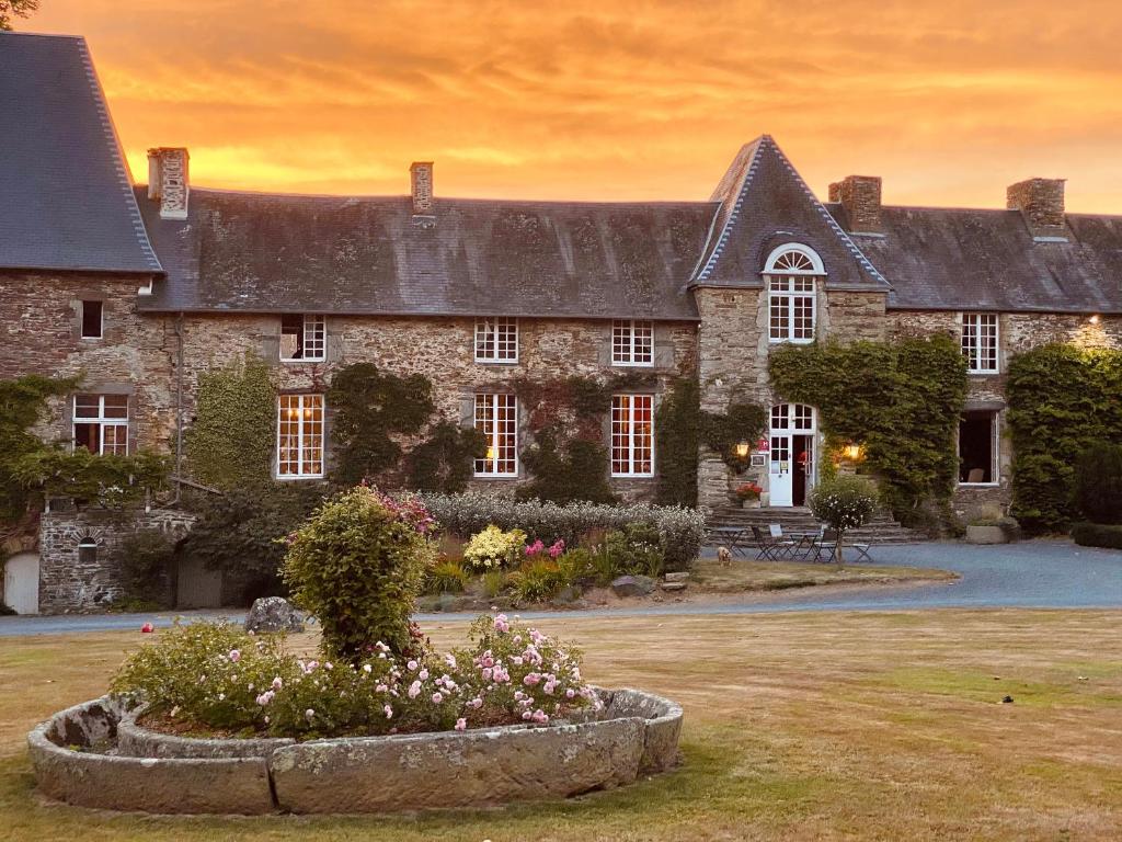 Maison d'hôtes Le Château de la Roque Château de la Roque 50180 Hébécrevon