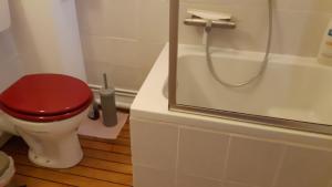 Maison d'hôtes Le Chêne Doré 8 Rue de l'Étang 72160 Tuffé Pays de la Loire