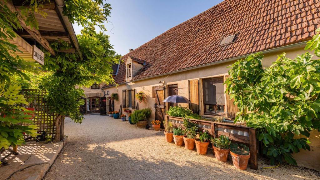 Maison d'hôtes Le Chevrefeuille Gites de Charme PECHBOUTIER 24220 Saint-Cyprien