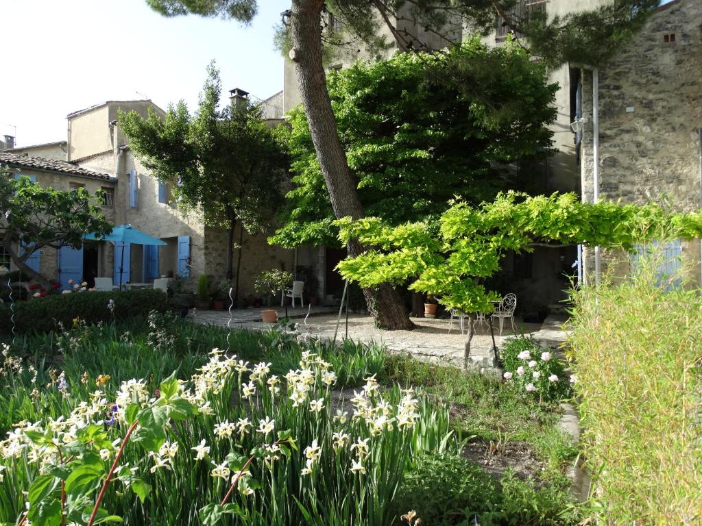 Le Clos du Tilleul 180 Rue des Remparts, 04870 Saint-Michel-lʼObservatoire