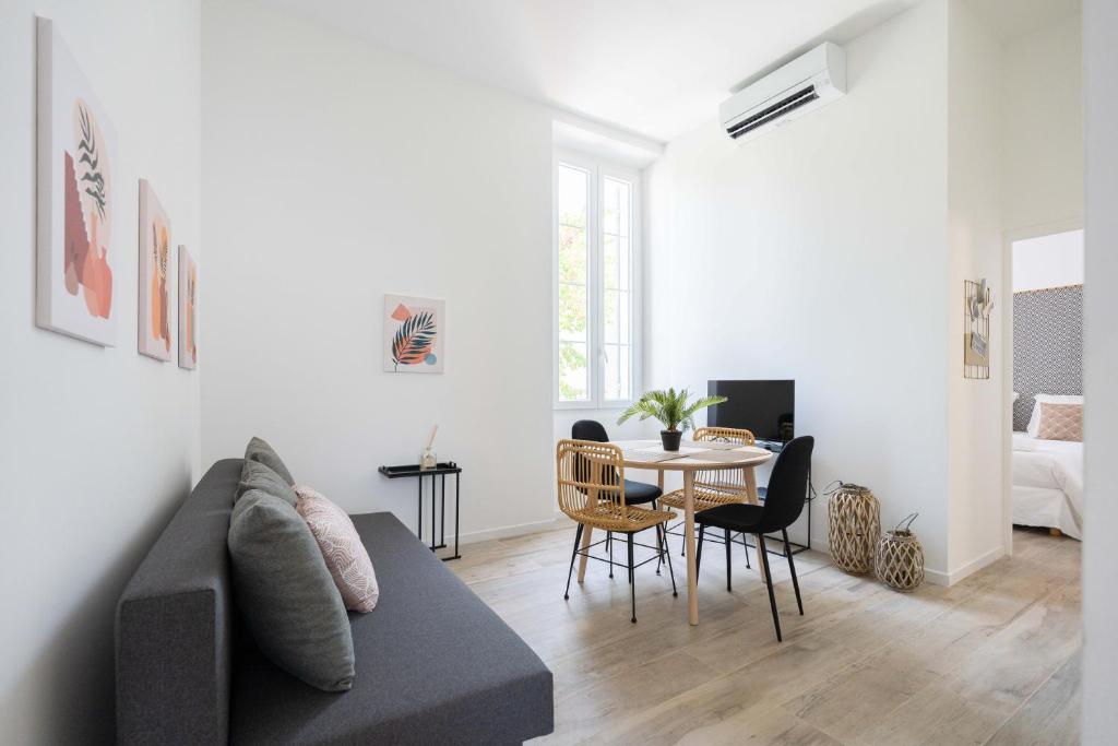 LE CONCORDE COMPLEXE 16 pers 3 appartements Terrasse Clim 3 Rue Emile Zola, 13009 Marseille