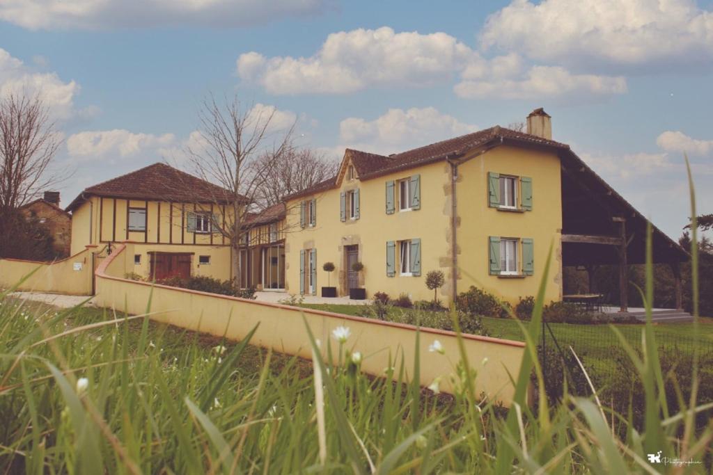 Maison d'hôtes maison d'hôtes Le Courty Impasse Le Courty, 32230 Blousson-Sérian
