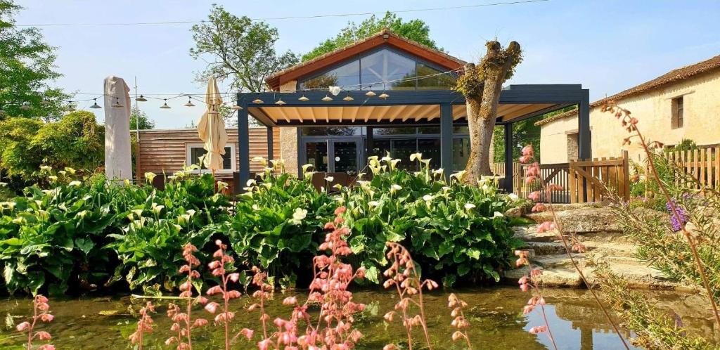 Maison d'hôtes Le Petit courault Lieu dit le Petit Courault Route de Salles 79800 Pamproux