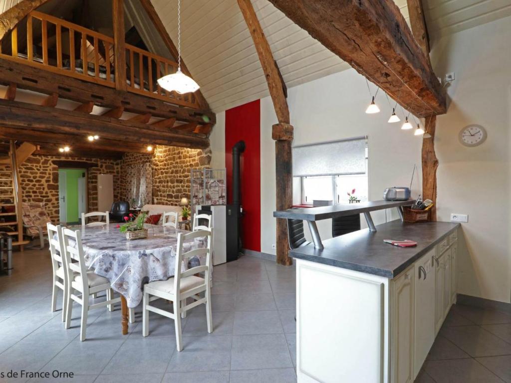 LE PETIT JARDIN ... 84800 LʼIsle-sur-la-Sorgue