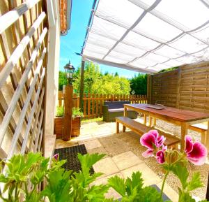 Le petit Prince à Sarlat - parking privé - piscine chauffée - espace bien-être avec Spa