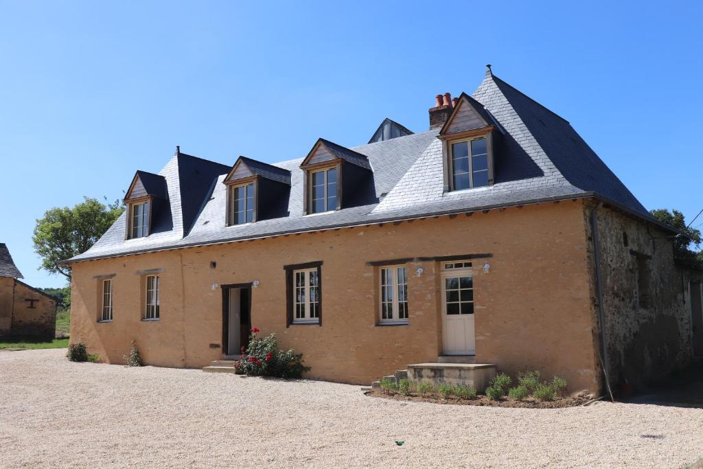 LE PLESSIS AUX OISEAUX Le Plessis, 53200 Saint-Fort