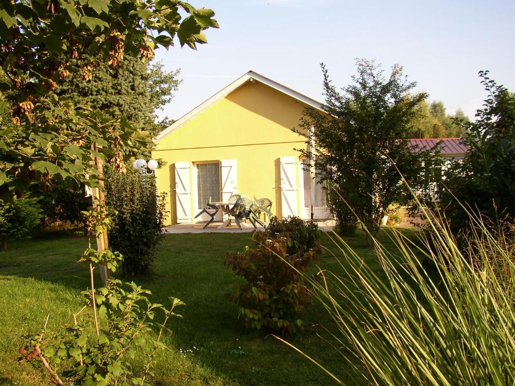 LE PLESSIS AUX OISEAUX 53200 Saint-Fort