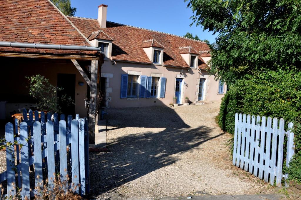 Le Vieux Saule 3 Rue des Arnusses, 89520 Saints