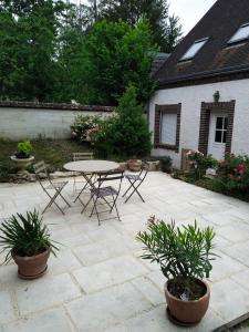 Maison d'hôtes Les grandes chambres du Lavoir 2 Impasse du Lavoir 89320 Villiers-Louis Bourgogne