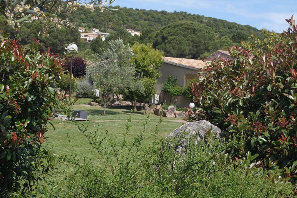 Maison d'hôtes Les Jardins De Santa Giulia - Charmante chambre d'hôte Pascialella de Précojo 20137 Porto-Vecchio