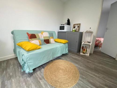 Logement Indépendant climatisé jusqu à 4 personnes avec vue sur le Beaujolais - Le Temps d une Pause - Borne recharge véhicule électrique