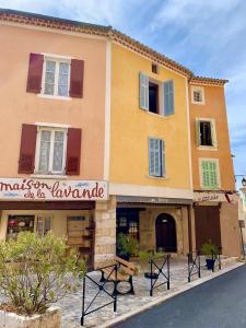 Maison d'hôtes Lou Mistral Place du Couvert 04360 Moustiers-Sainte-Marie Provence-Alpes-Côte d\'Azur