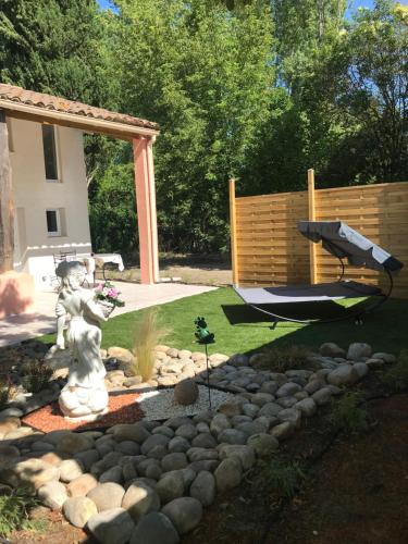 Maison 4 étoiles et Studio 3 étoiles indépendants avec piscine