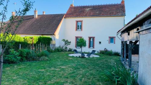 MAISON D’EN FACE