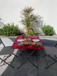 Maison M, chambre privée accès jardin piscine et jacuzzi près de La Rochelle
