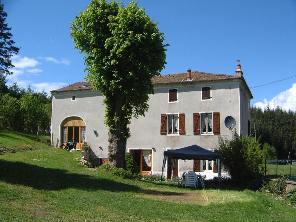 Maison Neuve Grandval Le Pirasset n.a, 63890 Grandval