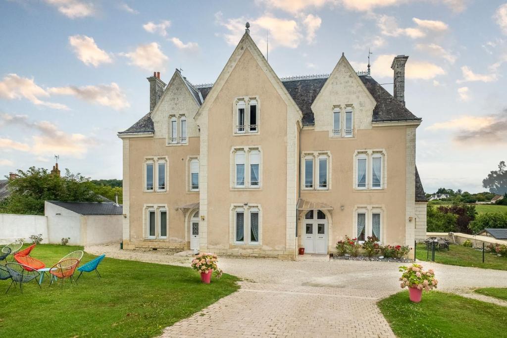 Maison d'hôtes Manoir des Bertinières 4 Les Bertinières 37500 Cravant-les-Coteaux