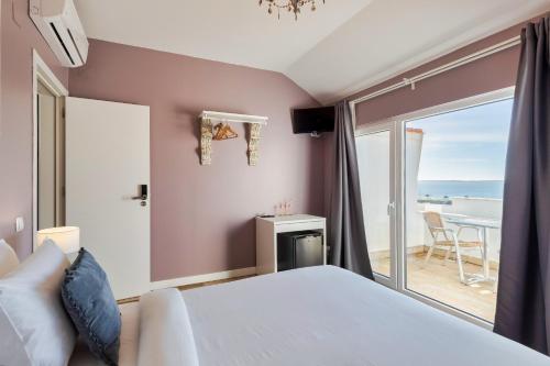 Marina Blue - Apartments & Suites