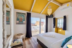 Marina Blue - Apartments & Suites