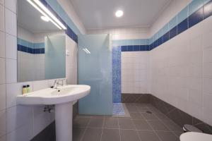 Marina Rooms