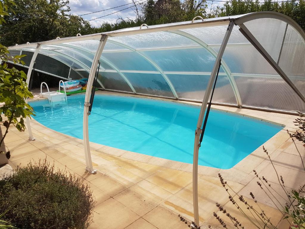 Maison d'hôtes Meublé du vignoble - Piscine - Sauna - proche Strasbourg - Classé 3 étoiles 1 Rond-Point du Vignoble 67520 Kuttolsheim