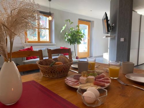Moderne Pension vonBartsch mit Ladestation in der sächsischen Schweiz