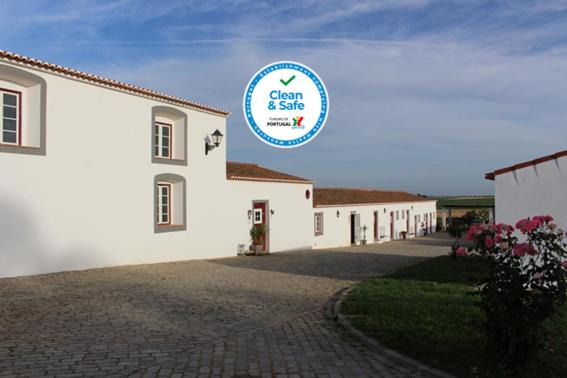 Maison d'hôtes Monte Da Morena Agro-Turismo Monte Da Morena Apartado 189 7830-909 Serpa