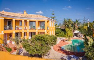 Maison d'hôtes Moonshine Guest House with private studios and private cottage albardeira lote c meia praia 8600-302 Lagos Algarve