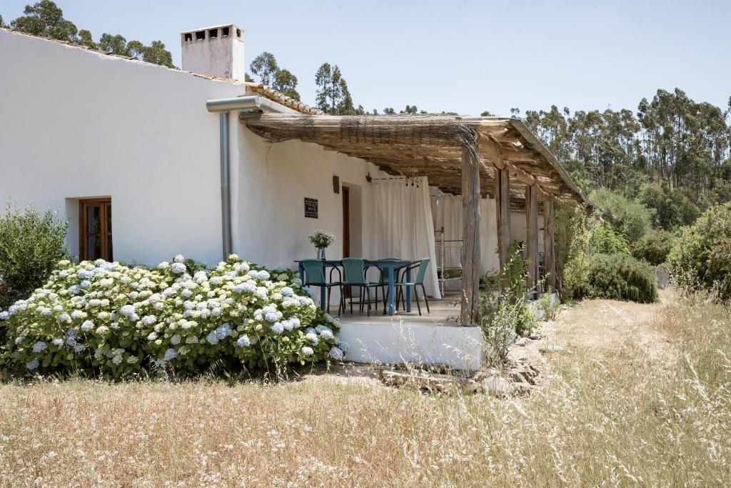 Maison d'hôtes Muxima - Aljezur Montes Ferreiros, Cx. Postal 265-A 8670-000 Aljezur