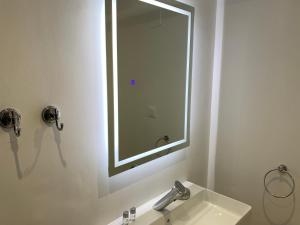 Nanterre Room