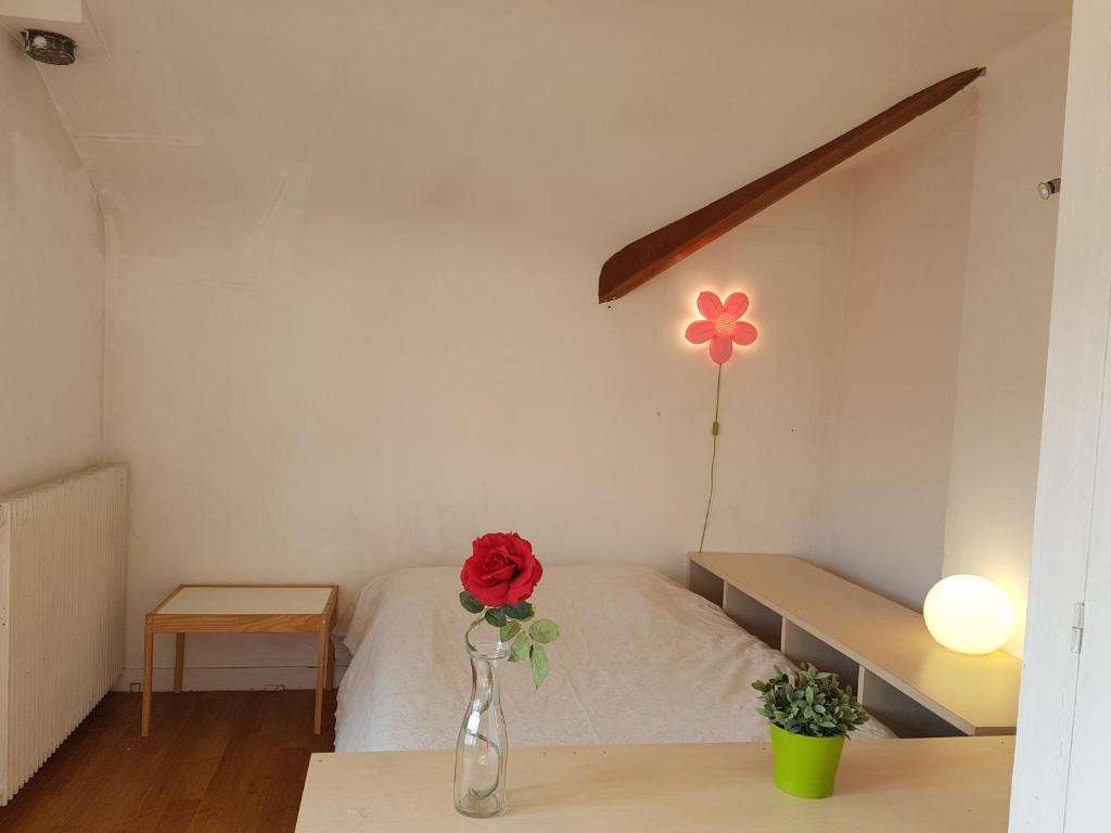 Maison d'hôtes NDP Family (Ndong Du Pierrier) 2 rue Lucien Boxstael 95370 Montigny-lès-Cormeilles