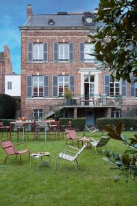 Maison d'hôtes O DELA DE L'O, LE 64 - maison d'hôtes de charme entre Côte d'Albâtre et Baie de Somme 64 rue de la République 76260 Eu Normandie