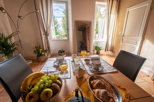 Maison d'hôtes Ô FIL DE L ISLE 8 Place du Château 33910 Savignac-sur-lʼIsle Aquitaine