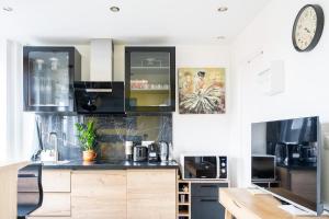 Paris Homestay of Happyness
