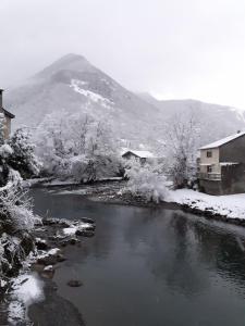 Maison d'hôtes PAS à PAS CHAMBRE D'HOTES 42 RUE ROYALE 65410 Sarrancolin Midi-Pyrénées