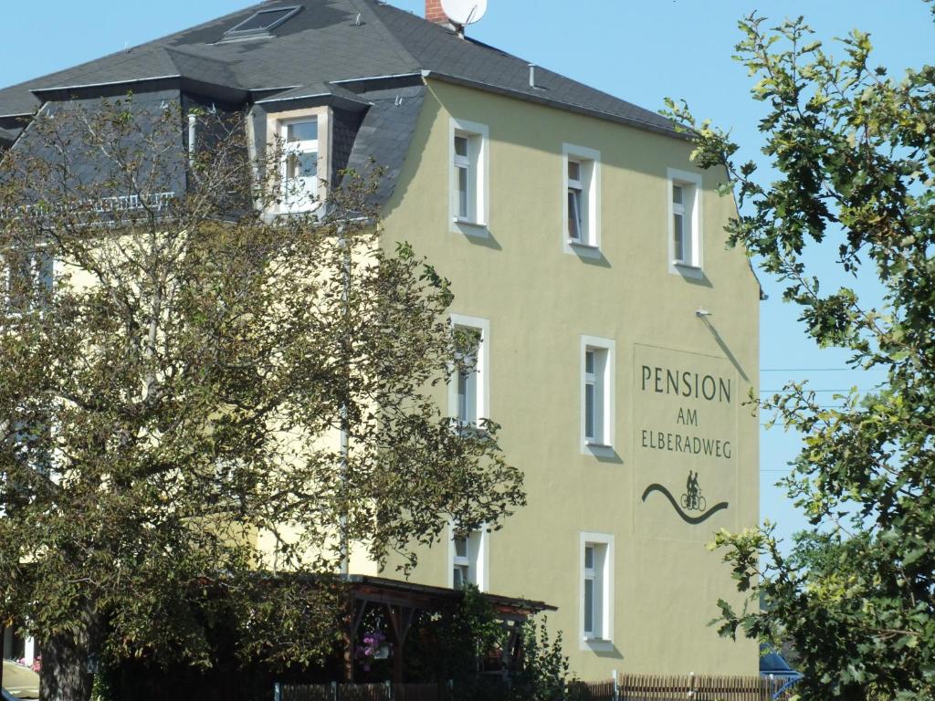 Maison d'hôtes Pension am Elberadweg Kötzschenbrodaer Straße 127 01445 Radebeul